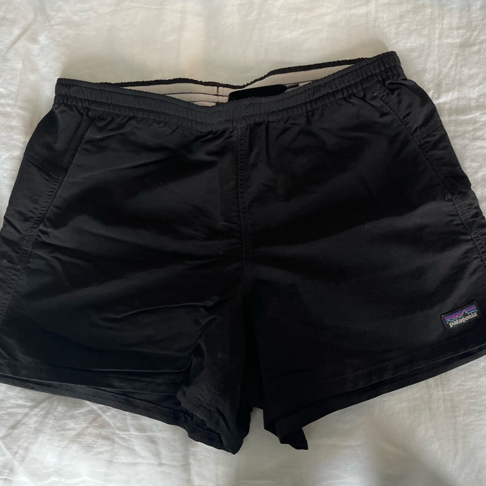 women’s Patagonia Baggies shorts - size small